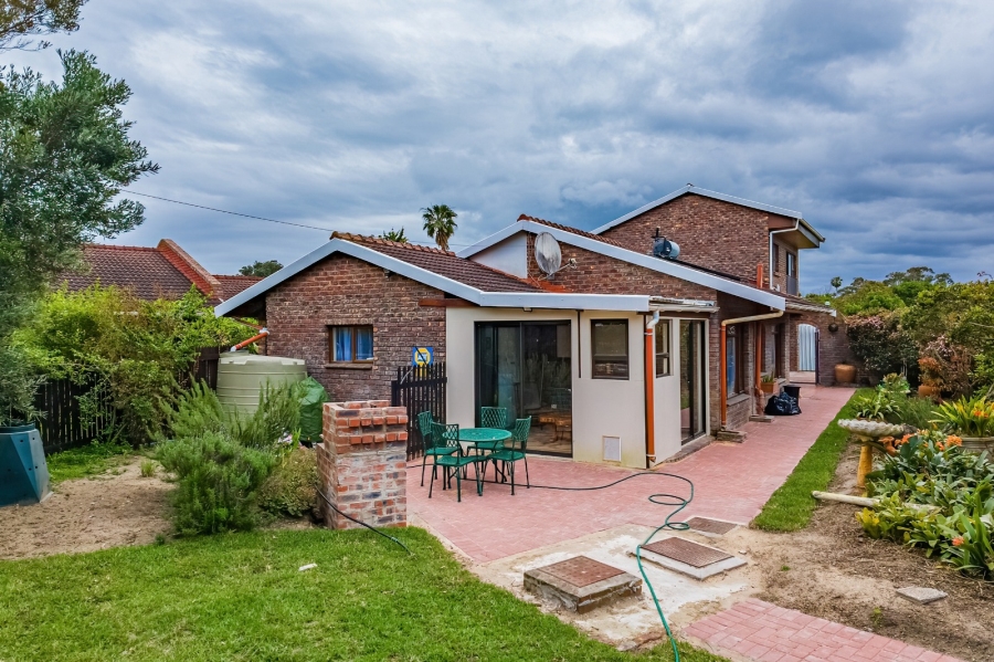 4 Bedroom Property for Sale in The Island Western Cape